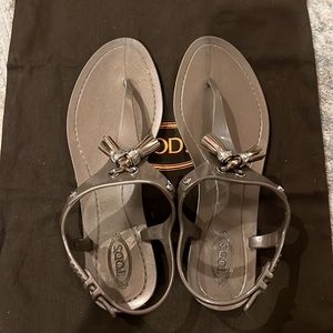 Tod’s Pewter Rubber Tassell Sandals